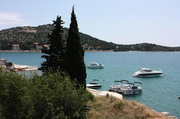 Apartments with balcony Tisno, North Dalmatia