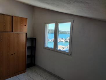 Apartments with balcony Tisno, North Dalmatia