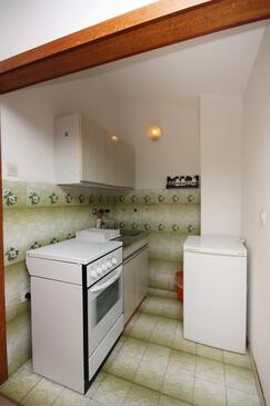 Apartments with balcony Tisno, North Dalmatia