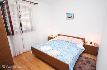 Apartments with parking space Jezera, Murter - 5147