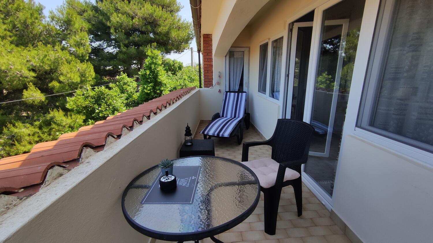 Apartments with parking space Murter - 5150