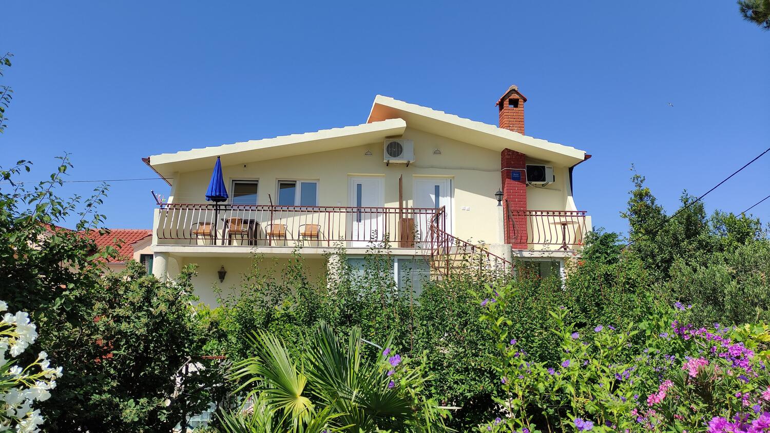 Lejlighedens parkeringsplads Murter - 5150