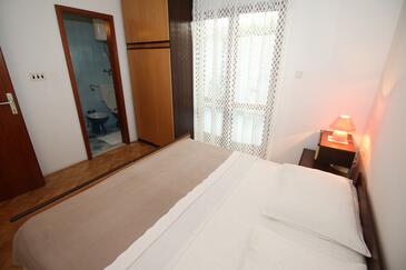 Apartmanok parkolóhellyel Pisak, Omis - 5154