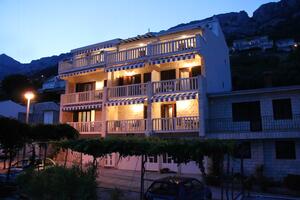 Apartamenty z parkingiem Pisak, Omis - 5154