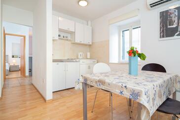Apartments by the sea Split - 5155