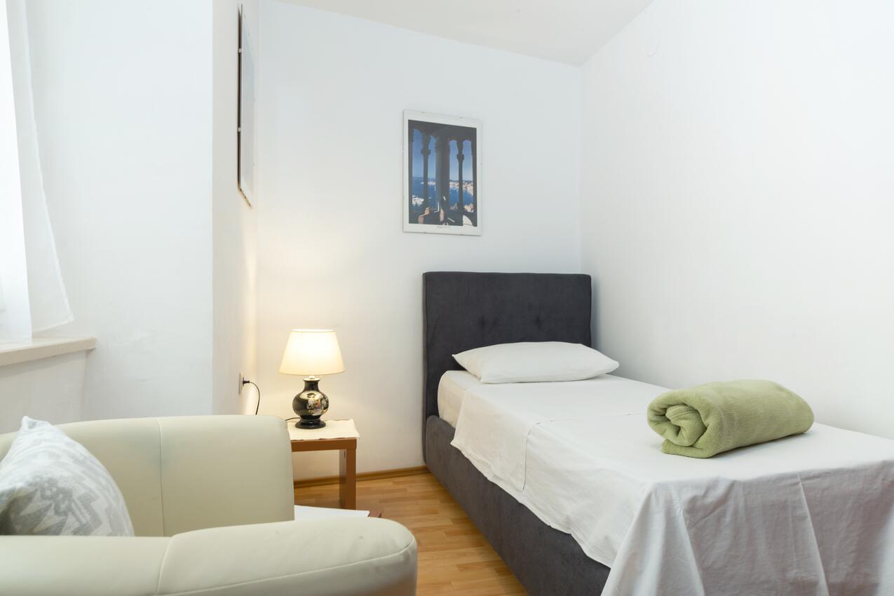 Apartments by the sea Split - 5155