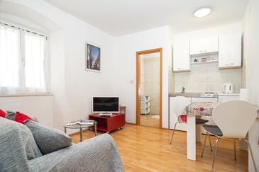 Apartments by the sea Split - 5155