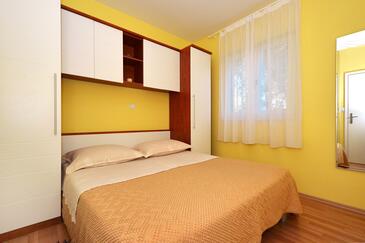 Apartmanok parkolóhellyel Slatine, Ciovo - 5158