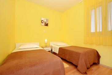 Apartmanok parkolóhellyel Slatine, Ciovo - 5158