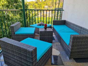 Apartments by the sea Rogač, Šolta - 5166