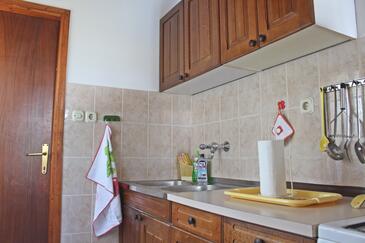 Apartmanok a tenger mellett Öböl Piskera (Solta) - 5175