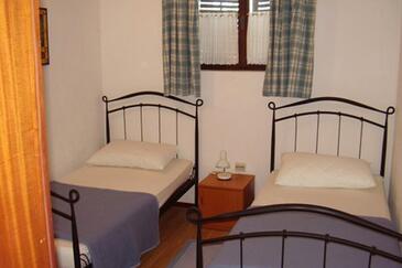 Family-friendly apartments with swimming pool Maslinica, Šolta - 5180