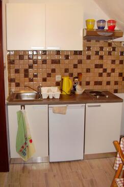 Family-friendly apartments with swimming pool Maslinica, Šolta - 5180