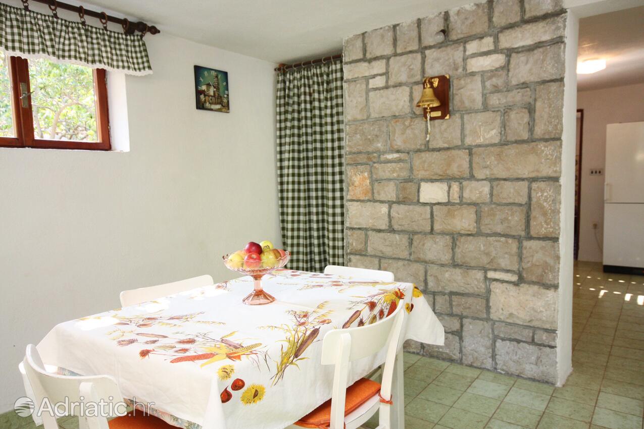 A-5186-a - Alloggi privati - Appartamenti accanto al mare Necujam, Solta