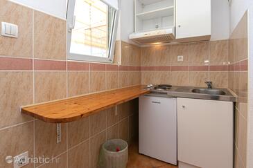 Apartments with parking space Gradac, Makarska - 5198