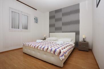 Apartments by the sea Poljica, Trogir - 5199