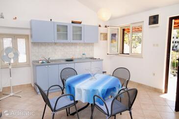 Apartments by the sea Sutivan, Brač - 5200