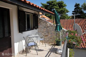 Apartments by the sea Sutivan, Brač - 5200