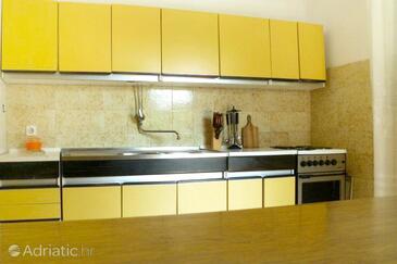 Ferienwohnungen und Zimmer am Meer Zivogosce - Blato, Makarska - 521