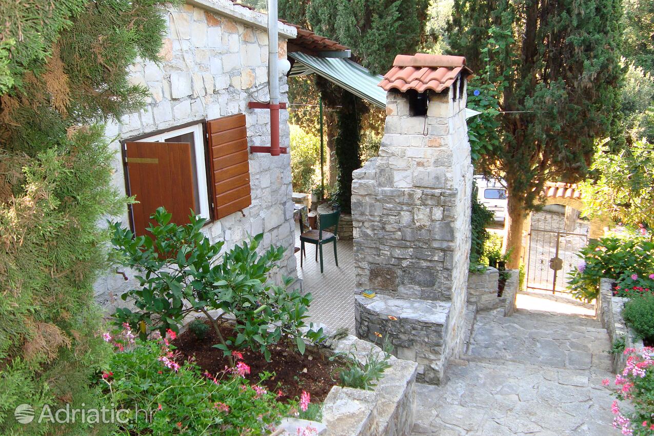 Alloggio - Casa vacanze con parcheggio Maslinica, Solta