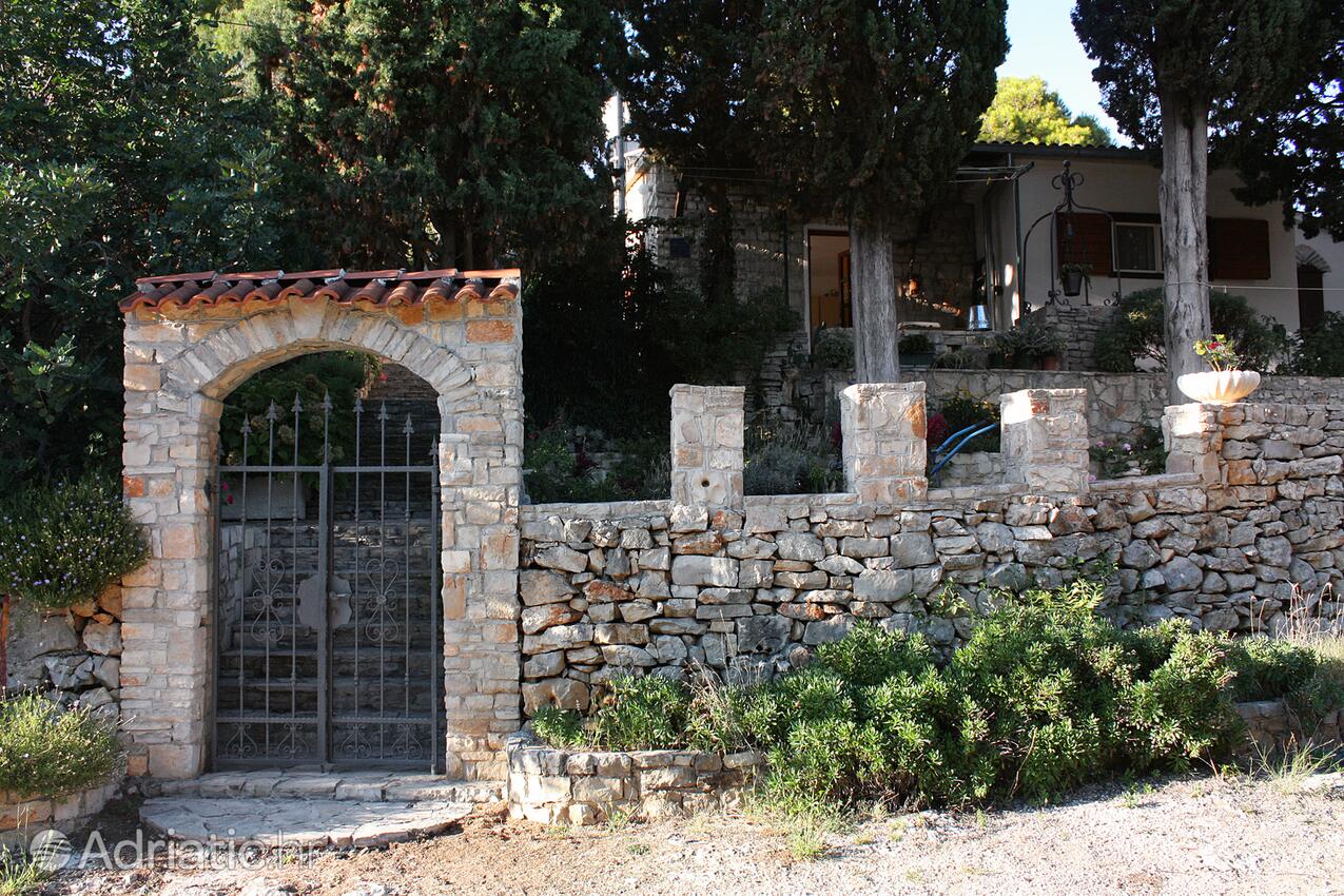 Alloggio - Casa vacanze con parcheggio Maslinica, Solta
