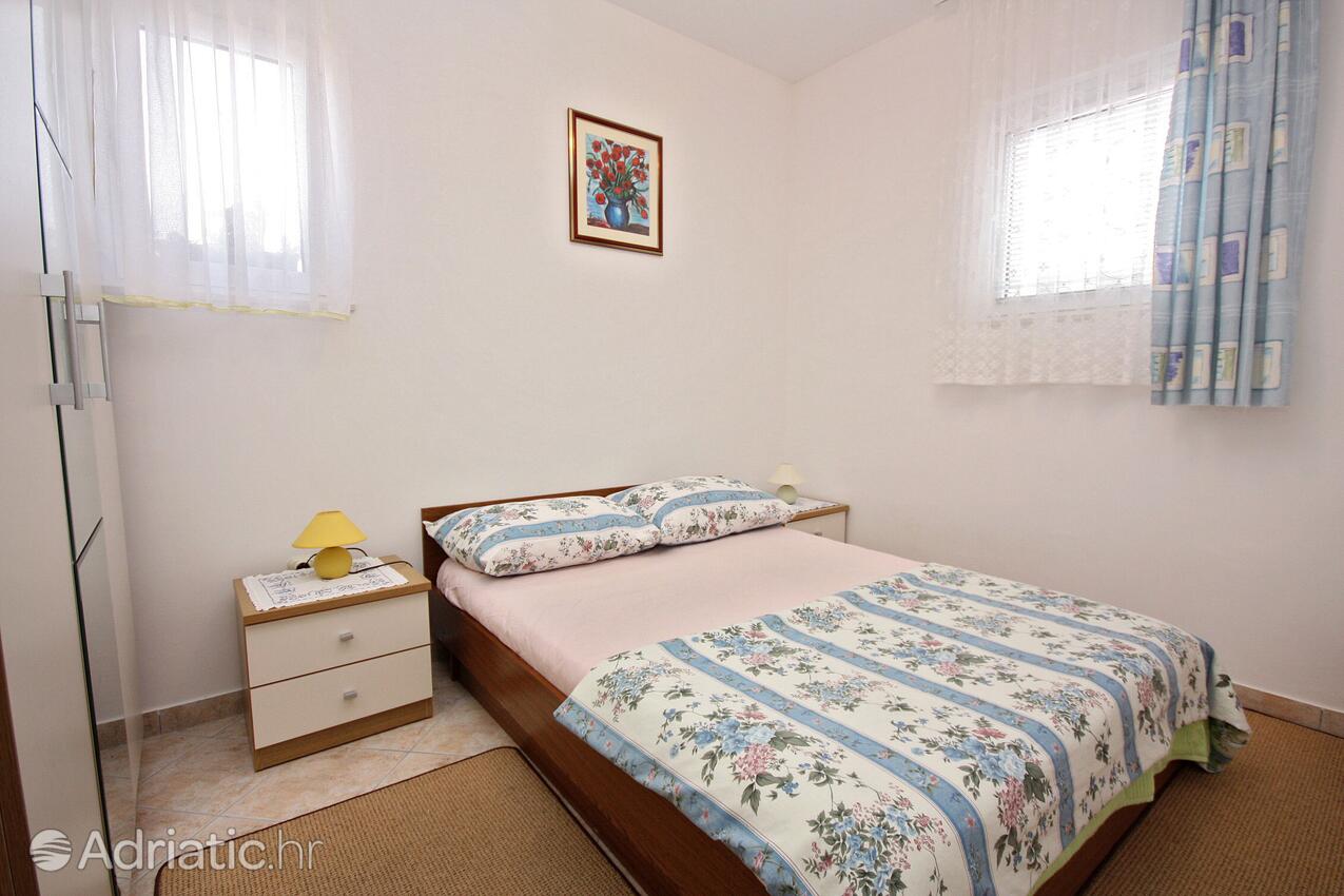 Apartments by the sea Slatine, Čiovo - 5217