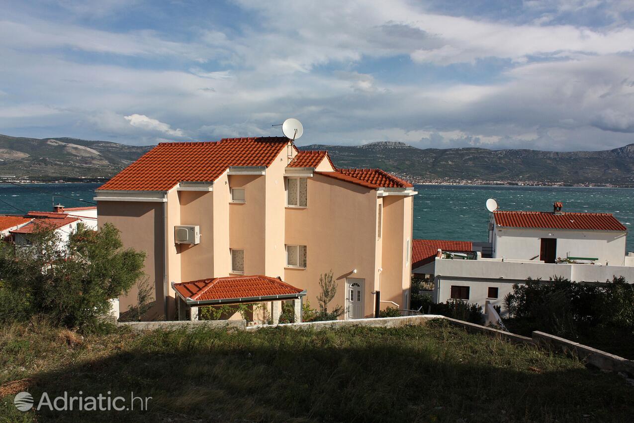 Apartments by the sea Slatine, Čiovo - 5217