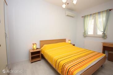 Appartamenti con piscina per famiglie Okrug Gornji, Bua - Čiovo - 5218