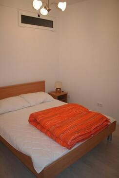 Family-friendly apartments with swimming pool Okrug Gornji, Čiovo - 5218