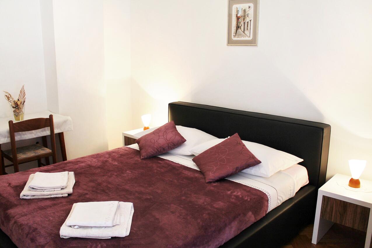 A-5219-a - Private accommodation - Apartments with a parking space Kaštel Štafilić, Kaštela
