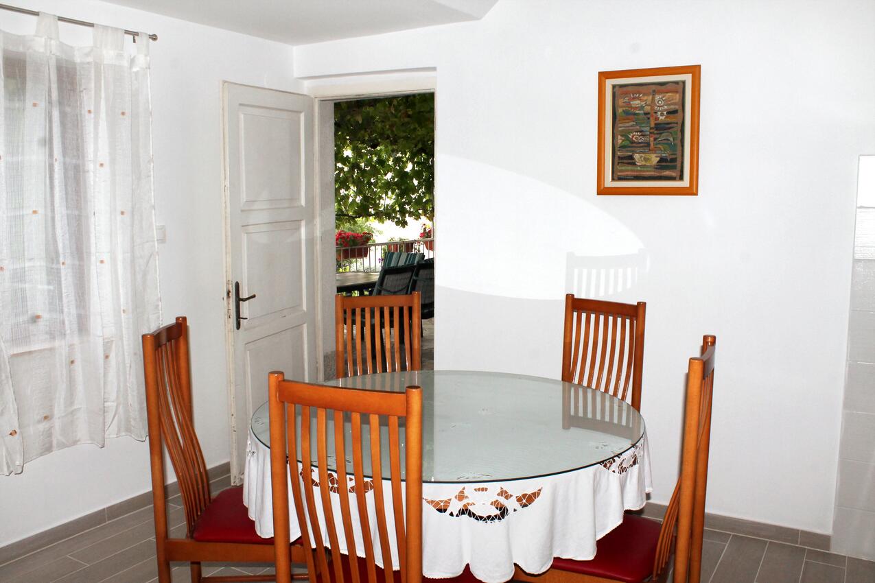 A-5219-b - Private accommodation - Apartments with a parking space Kaštel Štafilić, Kaštela