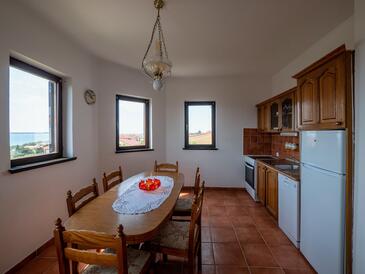 Apartments with hot tub Mandre (Pag) - 522