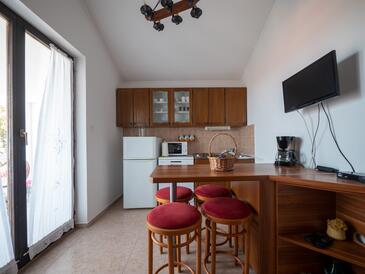 Apartments with hot tub Mandre (Pag) - 522