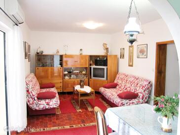 Familienferienwohnungen am Meer Arbanija, Ciovo - 5220