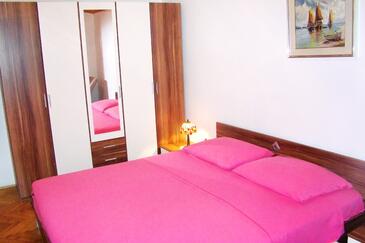 Familienferienwohnungen am Meer Arbanija, Ciovo - 5220