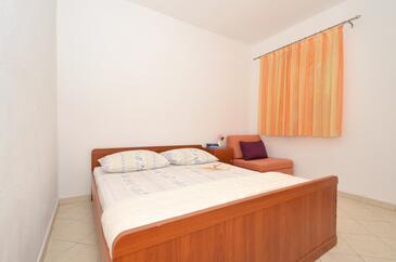 Apartmanok parkolóhellyel Arbanija, Ciovo - 5228