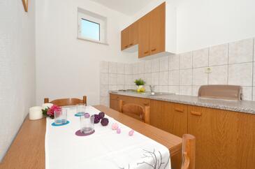 Apartmanok parkolóhellyel Arbanija, Ciovo - 5228