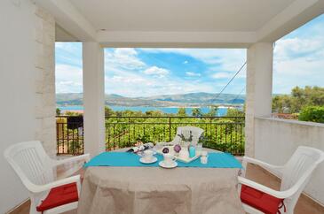 One bedroom apartment Arbanija, Čiovo (A-5228-c(