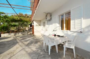 Apartments with parking space Arbanija, Čiovo - 5228