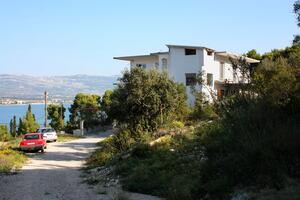 Ferienwohnungen mit Parkplatz Arbanija, Ciovo - 5228