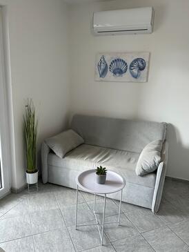 Lejligheder ved havet med pool Okrug Donji, Ciovo - 5244