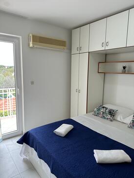 Lejligheder ved havet med pool Okrug Donji, Ciovo - 5244