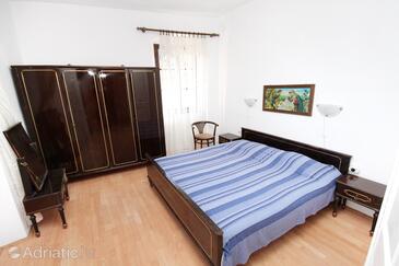 Apartments with parking space Pitve, Hvar - 5247