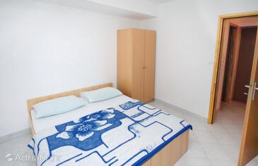 Appartamenti con parcheggio Mimice, Almissa - Omiš - 5251