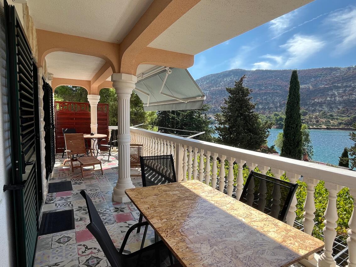A-5270-c - Privatni smještaj - Apartmani uz more Grebaštica, Šibenik