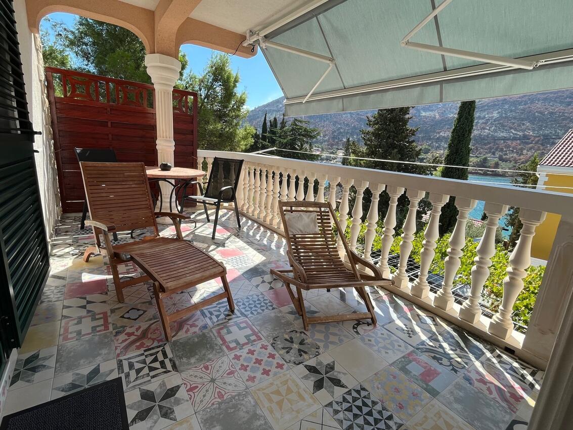 A-5270-c - Privatni smještaj - Apartmani uz more Grebaštica, Šibenik