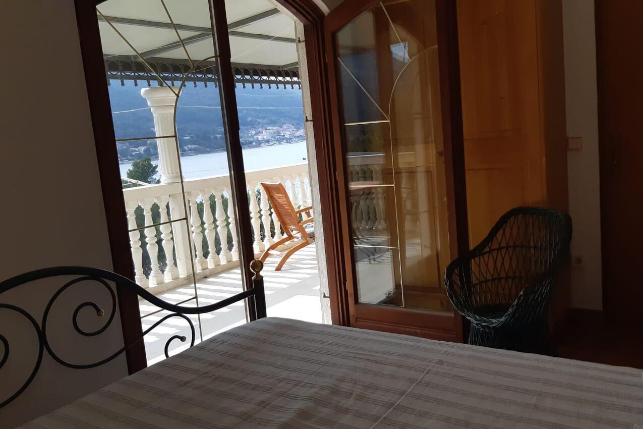 A-5270-d - Privatni smještaj - Apartmani uz more Grebaštica, Šibenik