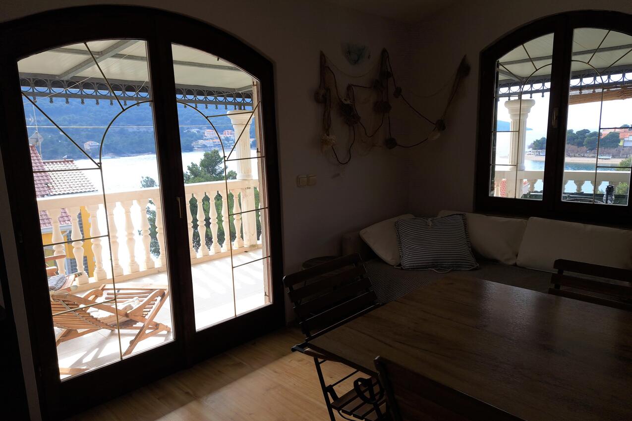 A-5270-d - Privatni smještaj - Apartmani uz more Grebaštica, Šibenik