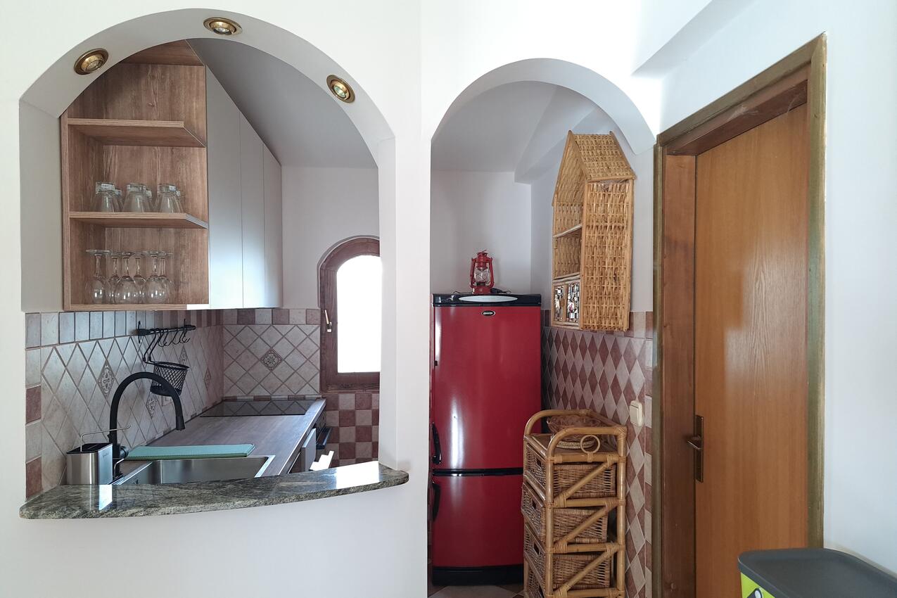 A-5270-d - Privatni smještaj - Apartmani uz more Grebaštica, Šibenik