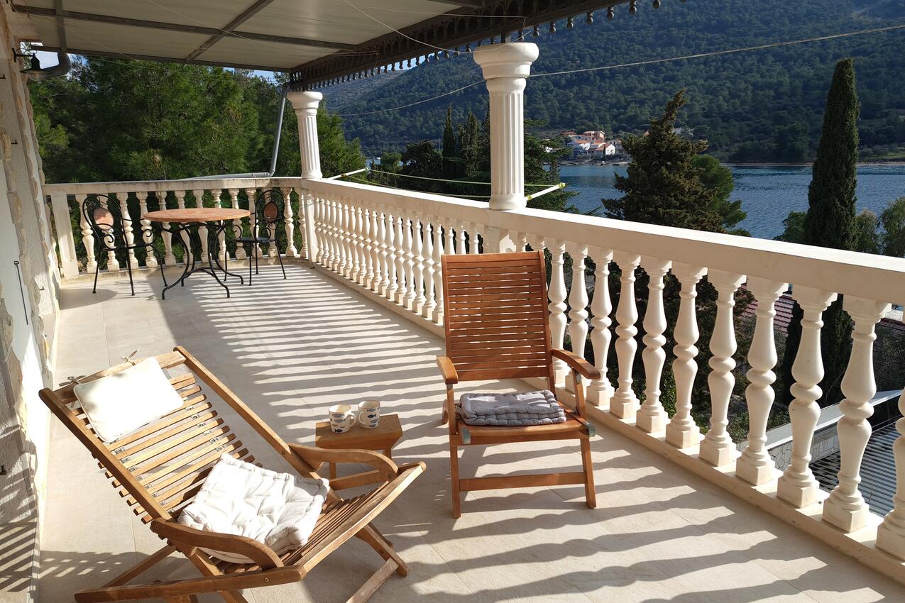 A-5270-d - Privatni smještaj - Apartmani uz more Grebaštica, Šibenik